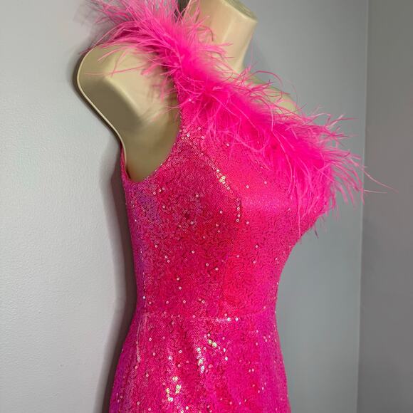 Colors Dress Style #3016 Mini Dress Hot Pink Sequin/Feather One Shoulder Sz 2 - Picture 6 of 13